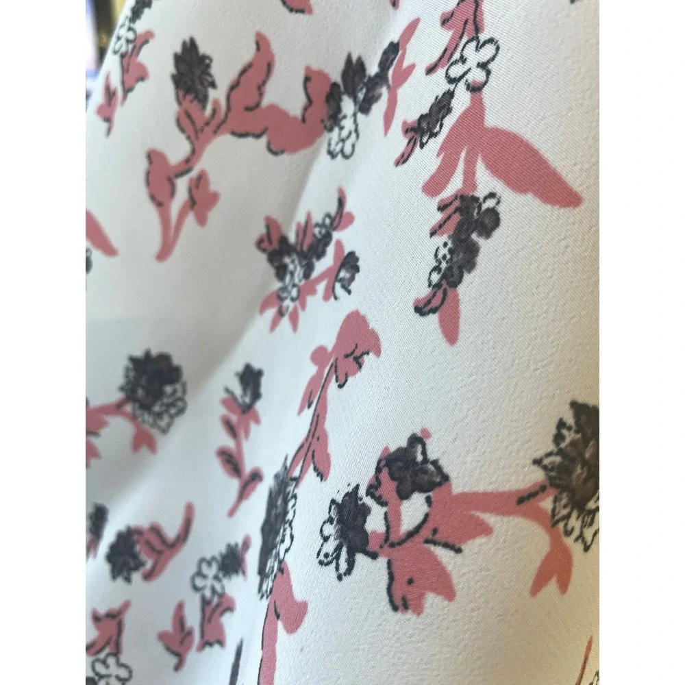 Floral Print‎ Fabric White Pink Grey Romantic Aesthetic 44in width 2 7/8 Yard